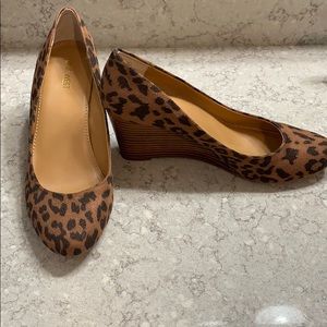 Nine West Cheetah print closed toe wedges